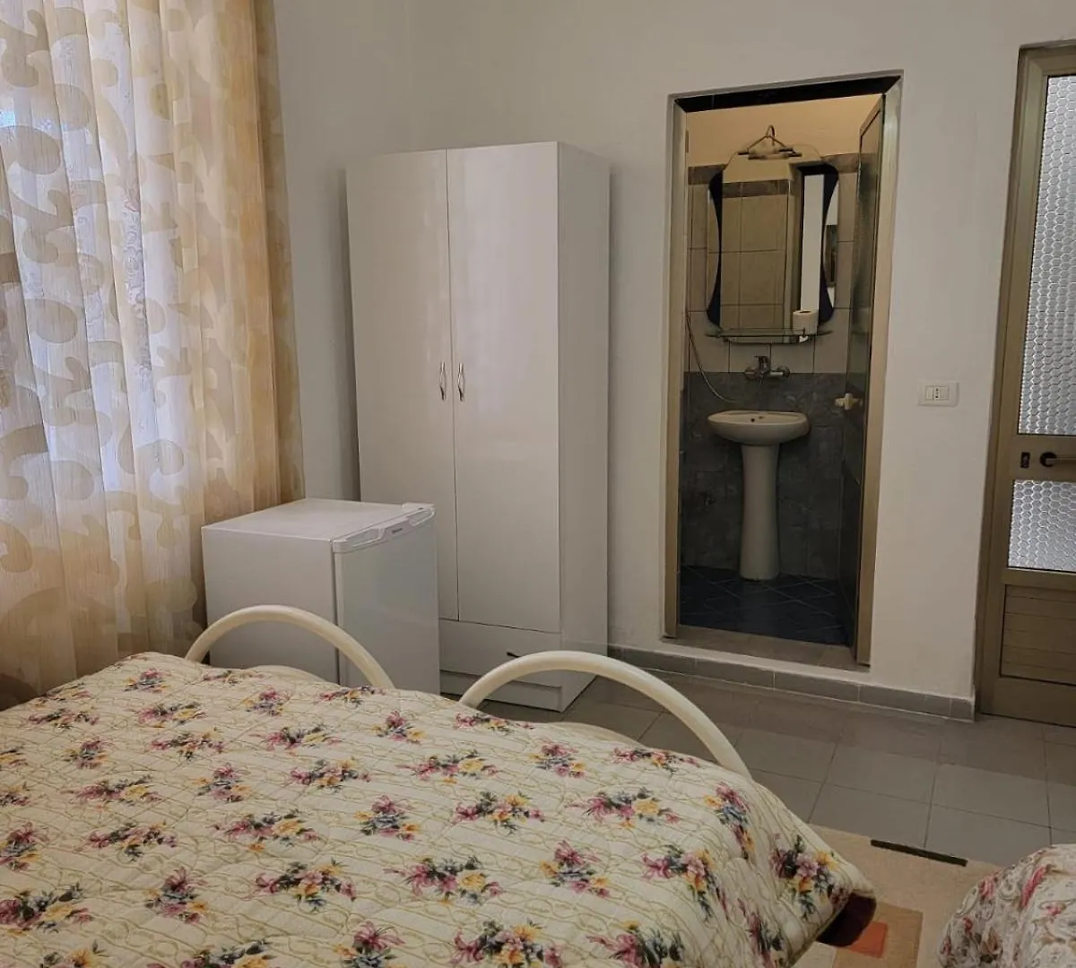 Vila Islami Durrës 0*,