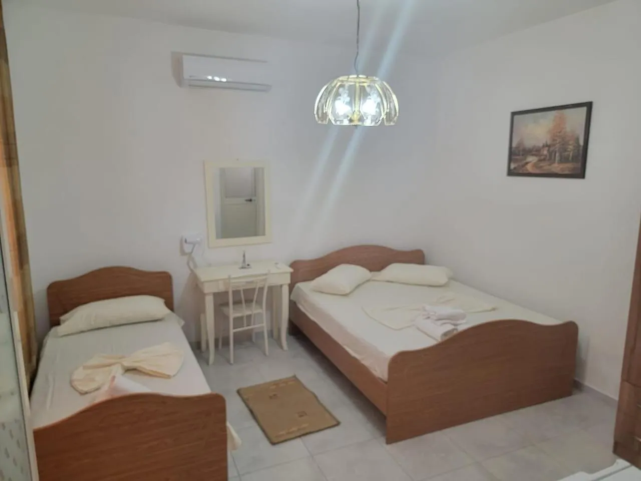 Vila Islami Dıraç 0*,  Arnavutluk